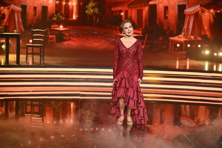 Barbara d'Urso fa causa a Mediaset: "Ingerenze e diritti non pagati". L'azienda: "Compensi per 35 milioni"