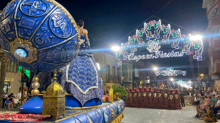 #Aspe: La Entrada Mora despliega todo su color y espectacularidad