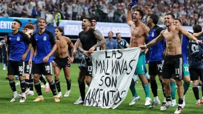 نيران السياسة والملاعب تلاحق “التانغو”.. “فيفا” يفتح تحقيقا موسعا ضد الأرجنتين