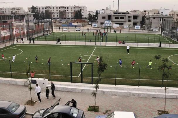 رسوم ملاعب القرب تجرّ بنسعيد إلى المساءلة البرلمانية بسبب كلفتها على شباب الأحياء