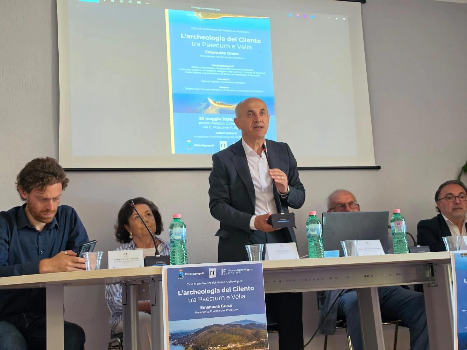 Ad Agropoli l’archeologia riparte dal Palazzo Civico delle Arti: il professor Emanuele Greco apre il ciclo di conferenze