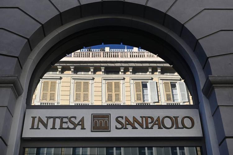Intesa, il bonus ai Professional