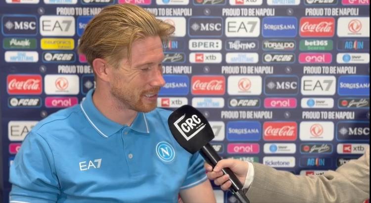 De Bruyne al CdS: «Non ho mai pensato di lasciare il Napoli. Gol al Genoa? È un episodio fifty fifty. Scudetto e Champions? Questo il mio pensiero».
