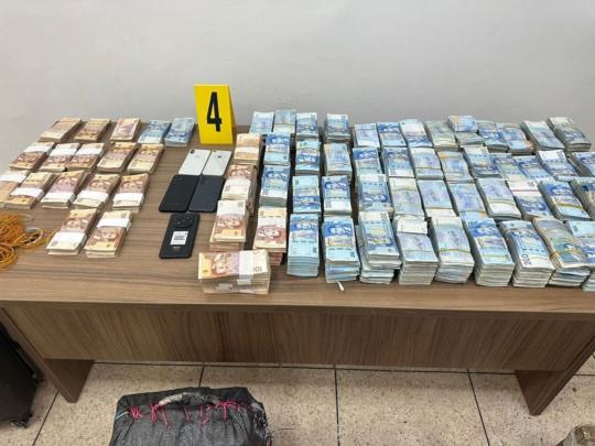 تفكيك شبكة لتهريب المخدرات وحجز 700 كيلوغراما من الحشيش ومبلغ مالي ضخم