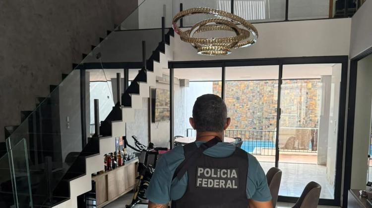 Líder de organização que trazia drogas 'premium' do exterior para MG é preso ao visitar familiar em Uberlândia