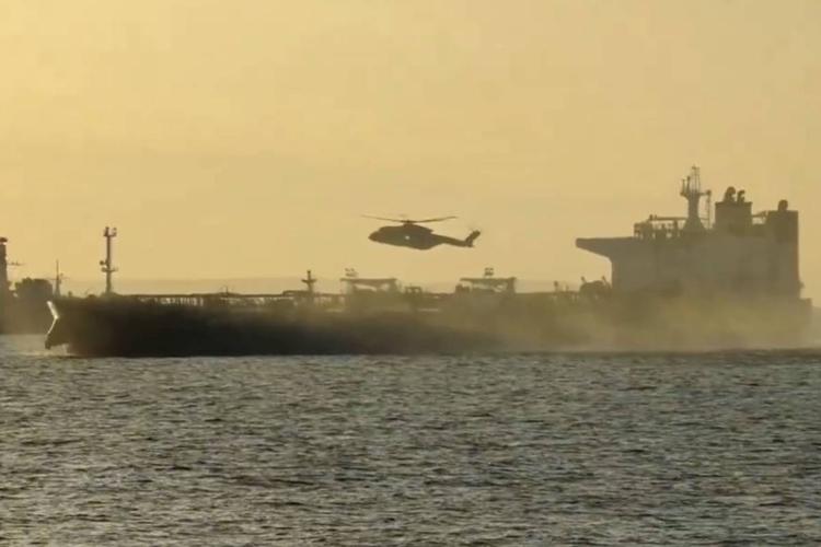 Il blitz dei Royal Marines e il sequestro della nave russa: cos'è successo nel Canale della Manica