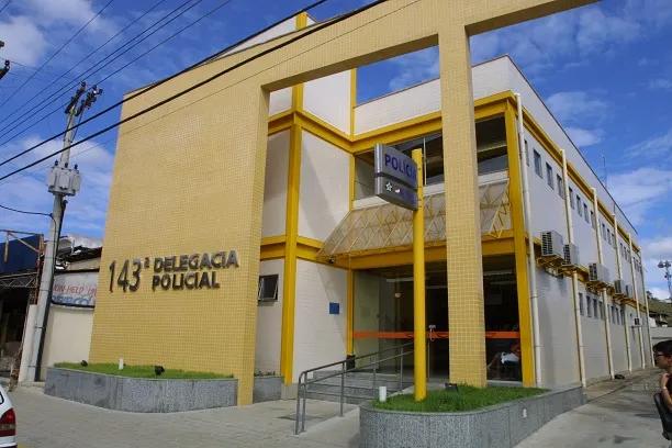 Homem é conduzido à delegacia após denúncia de propaganda política em Itaperuna