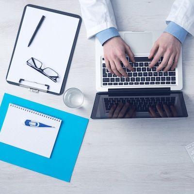 Arrêts de travail : un nouveau cadre pour les échanges médicaux… à suivre de près