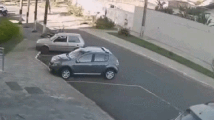 VÍDEO: Homem é atropelado por boi desgovernado em MG