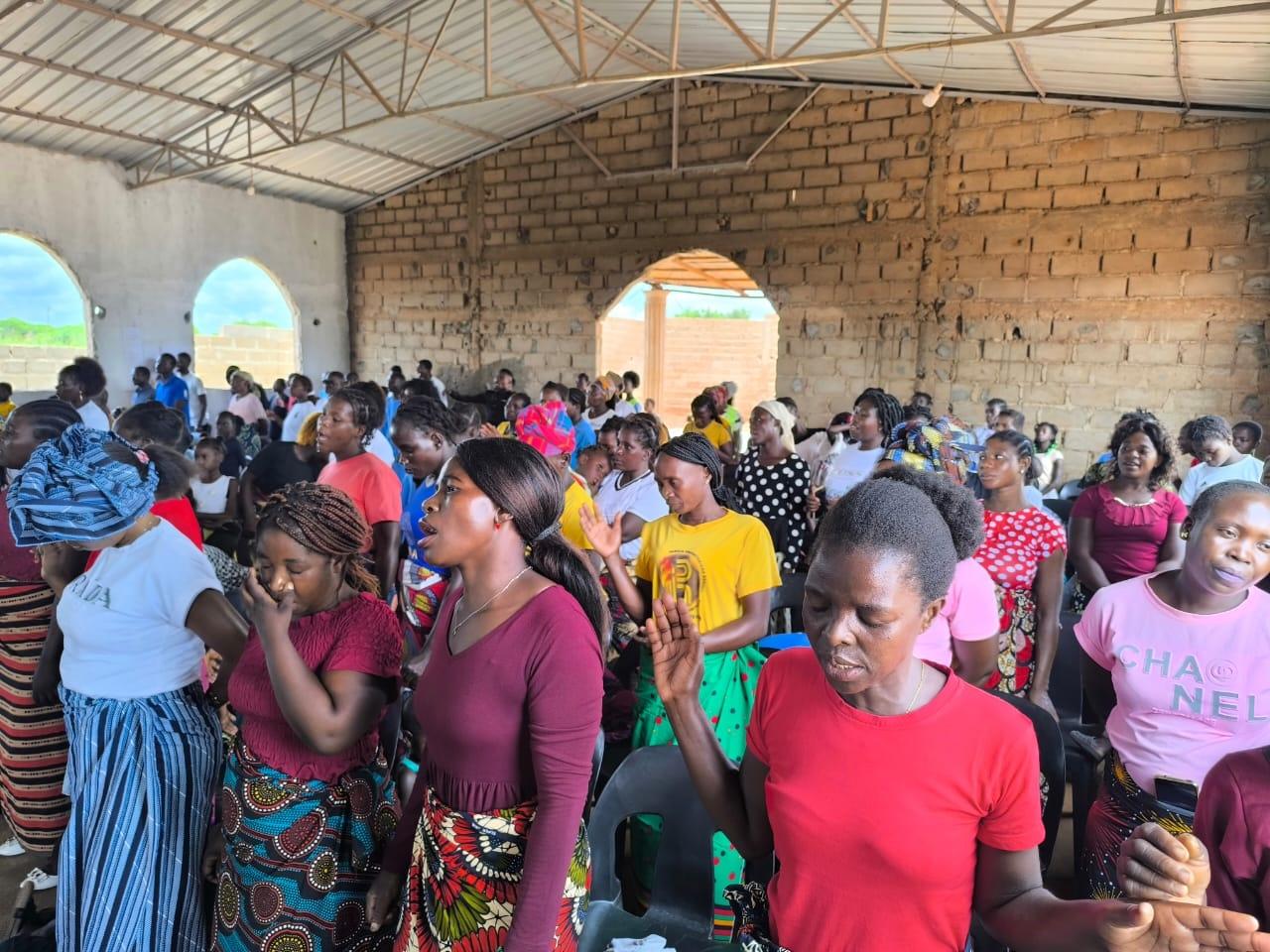 Pastor africano leva mais de 60 prostitutas a Jesus: “Agora são evangelistas”