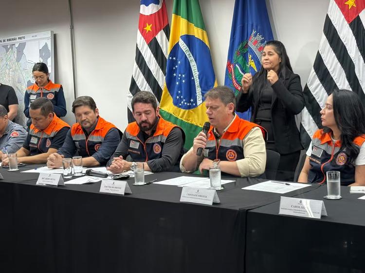 Tarcísio fala em temporal 'sem precedente' no interior de SP e ressalta danos à produção rural
