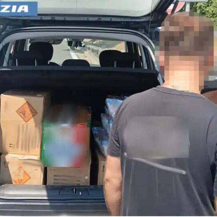 Catania, rischia di 'saltare in aria' con 191 chili di fuochi d'artificio in auto sotto il sole