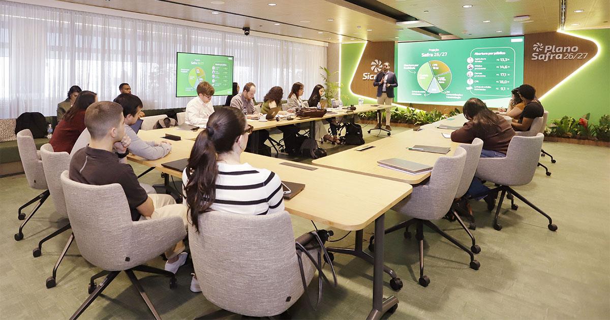 Sicredi projeta R$ 72,1 bi em crédito durante anúncio do Plano Safra 2026/27
