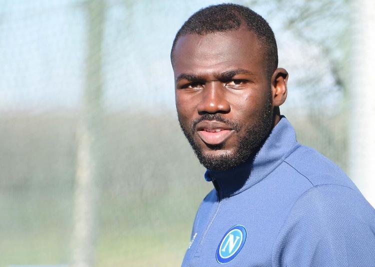 Koulibaly: “A Napoli ho vissuto il miglior periodo della mia carriera. Sarri? È stato duro con me, ma grazie a lui sono diventato quel che sono. Razzismo? Forse le sanzioni non sono abbastanza severe”