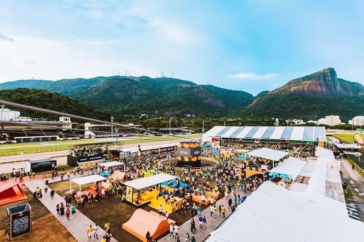 Festival Village promove 23 dias de shows e Copa no Jockey: Vintage abre evento que terá Anitta, Seu Jorge, Marisa Monte e Thiaguinho
