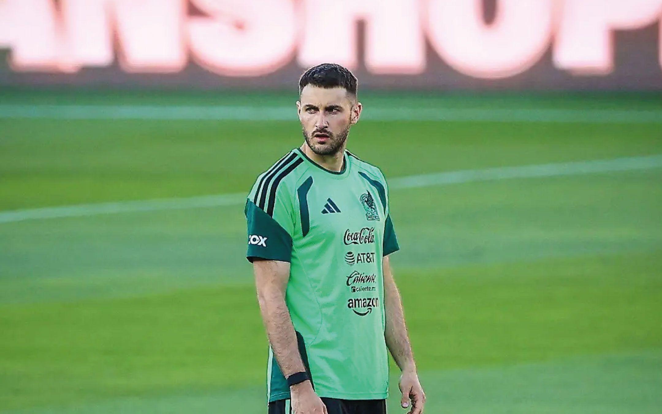¿Alarma en el Tri? Santiago Giménez entrena por separado a días del debut mundialista
