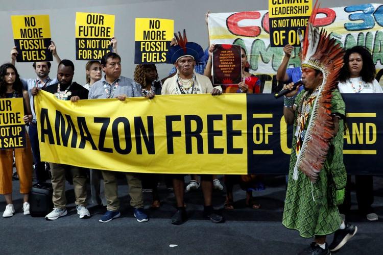 Povos da Amazônia fazem ato contra combustíveis fósseis na COP30: mais de 60 países reunidos na Colômbia para discutir transição energética (Foto: Bruno Peres/Agência Brasil - 13/11/2025)