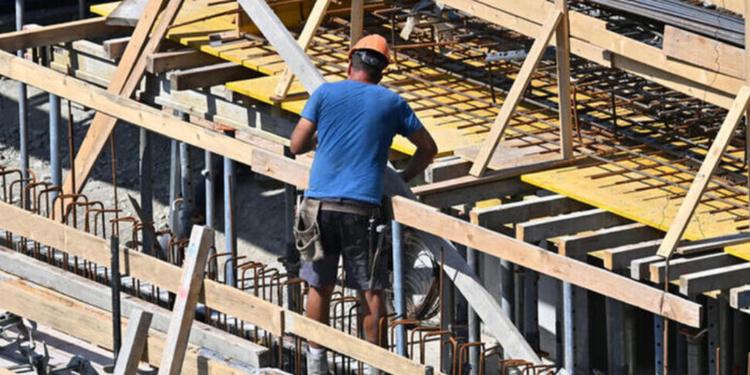 Confindustria: "Lo scenario continua a deteriorarsi, pesa lo choc di Hormuz. Sono a rischio i consumi e i servizi"