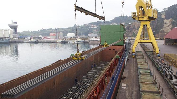 La exportación europea de acero a Estados Unidos cae un tercio con los aranceles del 50%