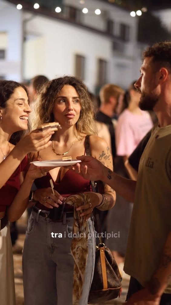 L’enogastronomia di San Gregorio Magno custodisce segreti antichi.  Le storiche “Grotte” di Via Bacco si trasformano ogn...