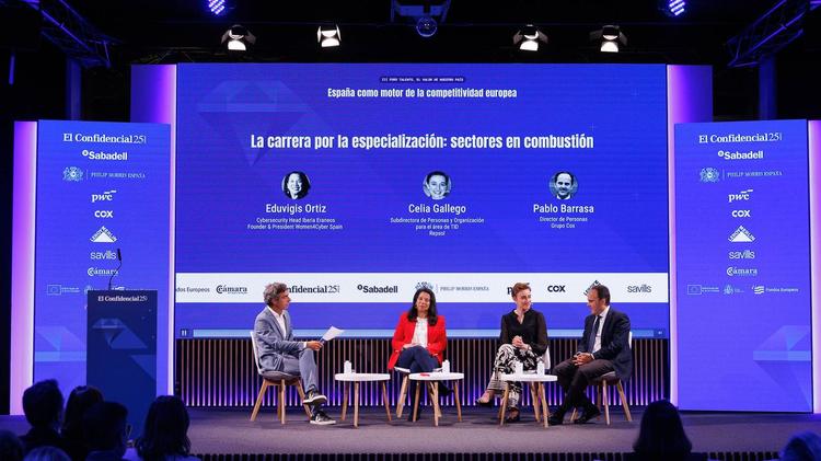 Mesa redonda “La carrera por la especialización: sectores en combustión”. 