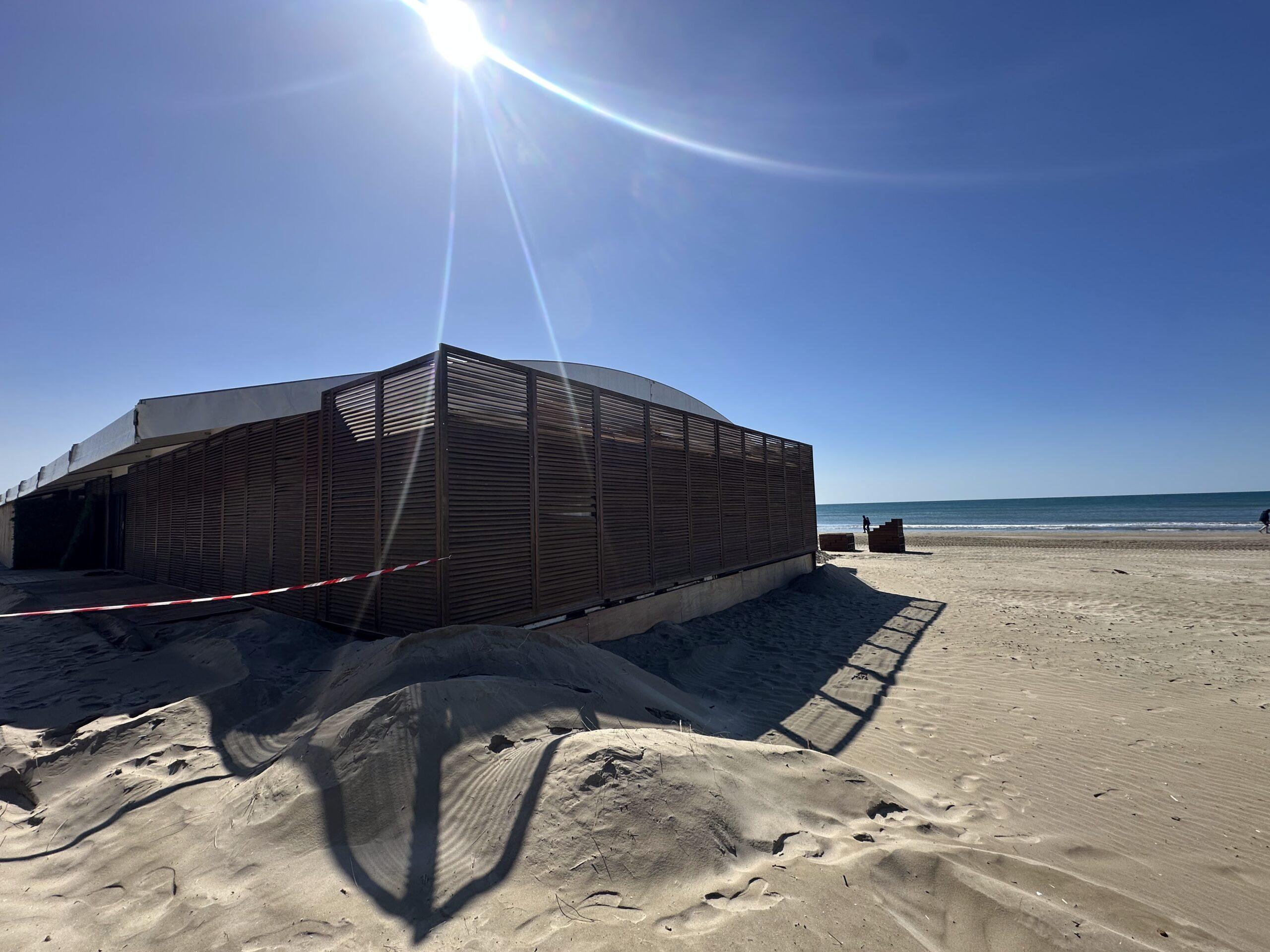 La Voile Bleue : Le renouveau de la plage privée attendu pour le 30 avril
