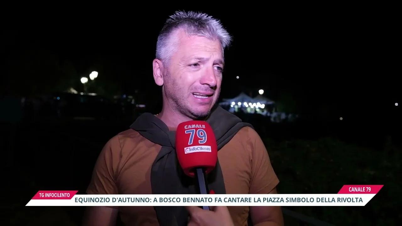 Equinozio d’autunno: Eugenio Bennato incanta Bosco, musica e memoria in Piazza “7 luglio 1828”