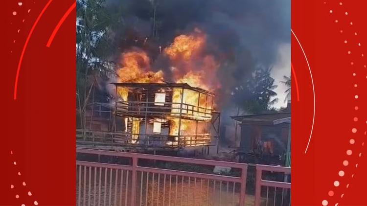 Casa é destruída por incêndio em Mazagão, no interior do Amapá; VÍDEO