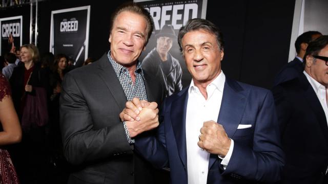Schwarzenegger sobre rivalidade com Stallone: "Fui eu que comecei"
