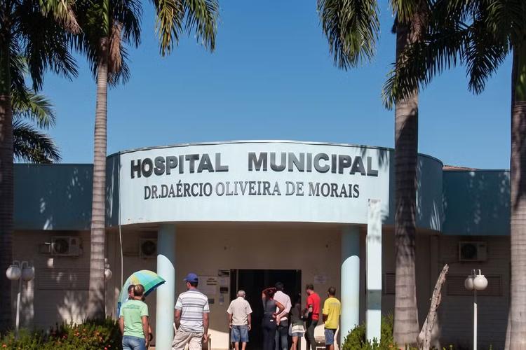 Recém-nascida é encontrada em lixeira de hospital municipal em MT