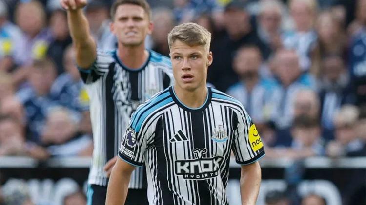 Sean Steur quizzed by Dutch media about how his move to Newcastle United is working out