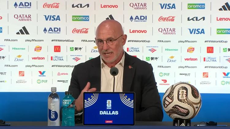 Na Copa, técnico da Espanha fala sobre relacionamento com Deus: “Oro todos os dias”