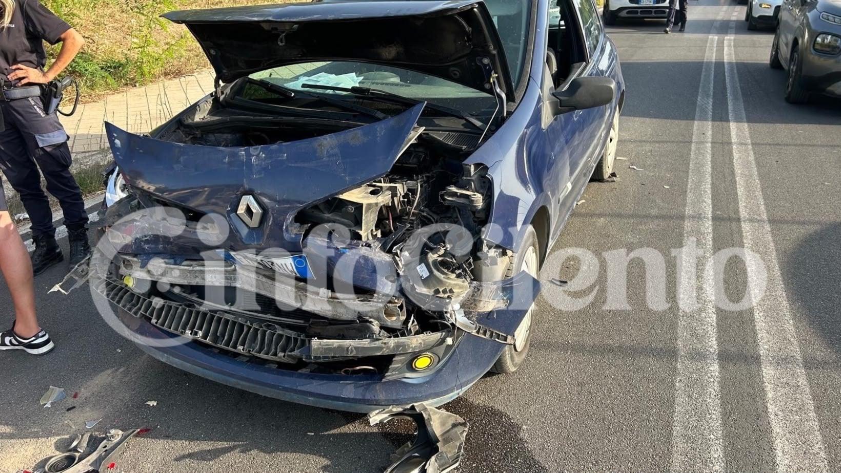 Castellabate, tamponamento a catena sulla Via del Mare: 3 auto coinvolte, un ferito