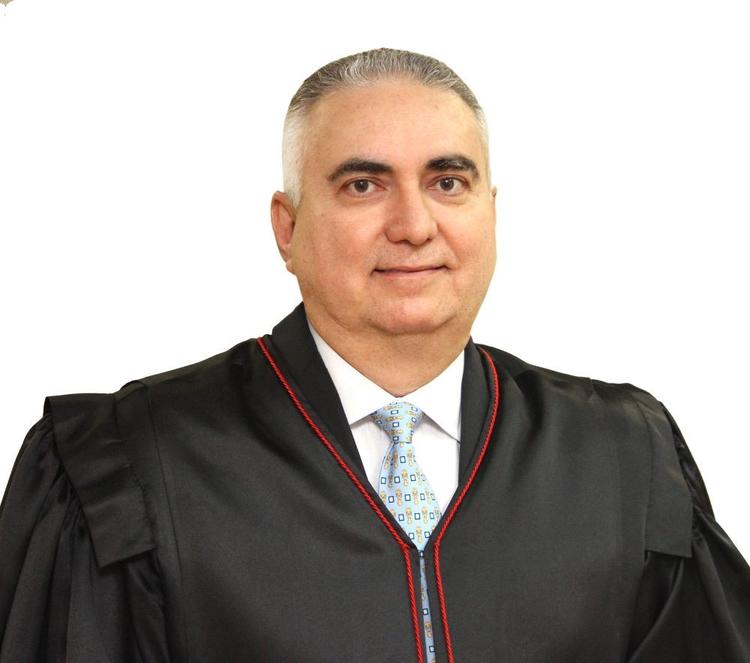 Do afastamento à tornozeleira: quem é único desembargador suspeito de venda de sentenças que segue trabalhando no TJMS