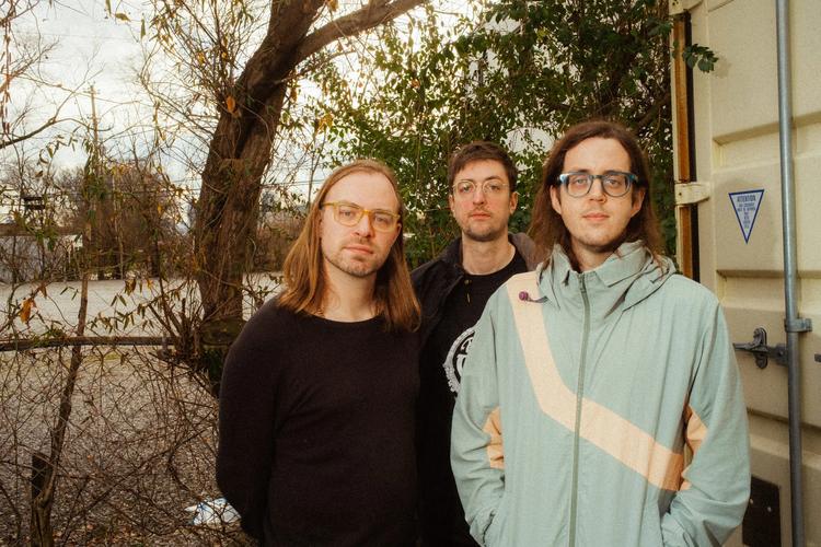 Cloud Nothings officialise son grand retour avec l’album What Kind of Hell Did You Survive? et un single incendiaire !
