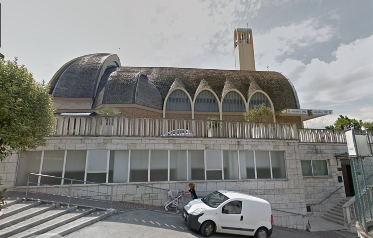 Parrocchia ostaggio dei maranza, ora il don chiede aiuto a sindaco e prefetto: "Il sagrato è zona franca"