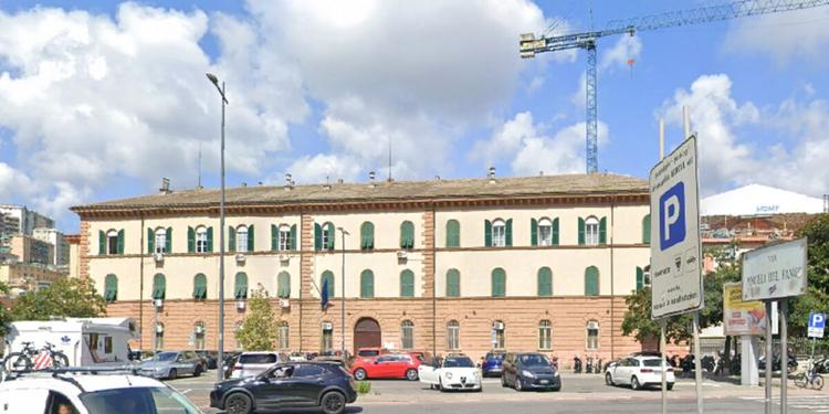 Minaccia l'ex sotto casa, 41enne crotonese arrestato a Genova