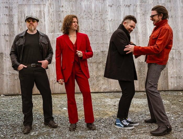 Vocalista espera que próximo álbum resgate a "velha forma" do Rival Sons