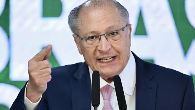 Alteração na jornada de trabalho é tendência natural, aponta Alckmin