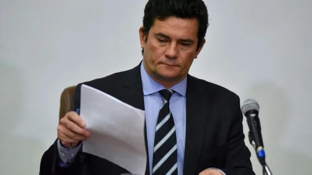 Moro diz que é preciso esclarecer questionamentos da oposição após derrota de Flávio Bolsonaro