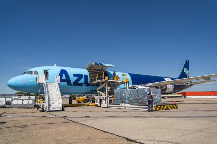 Azul começa voo de carga entre Campinas e Porto Velho e prevê redução no prazo de entrega