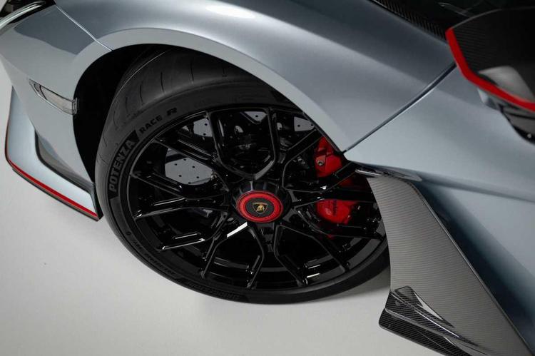 BRIDGESTONE PRESENTA EL NEUMÁTICO DE CIRCUITO POTENZA RACE R PARA EL LAMBORGHINI REVUELTO SV 2026