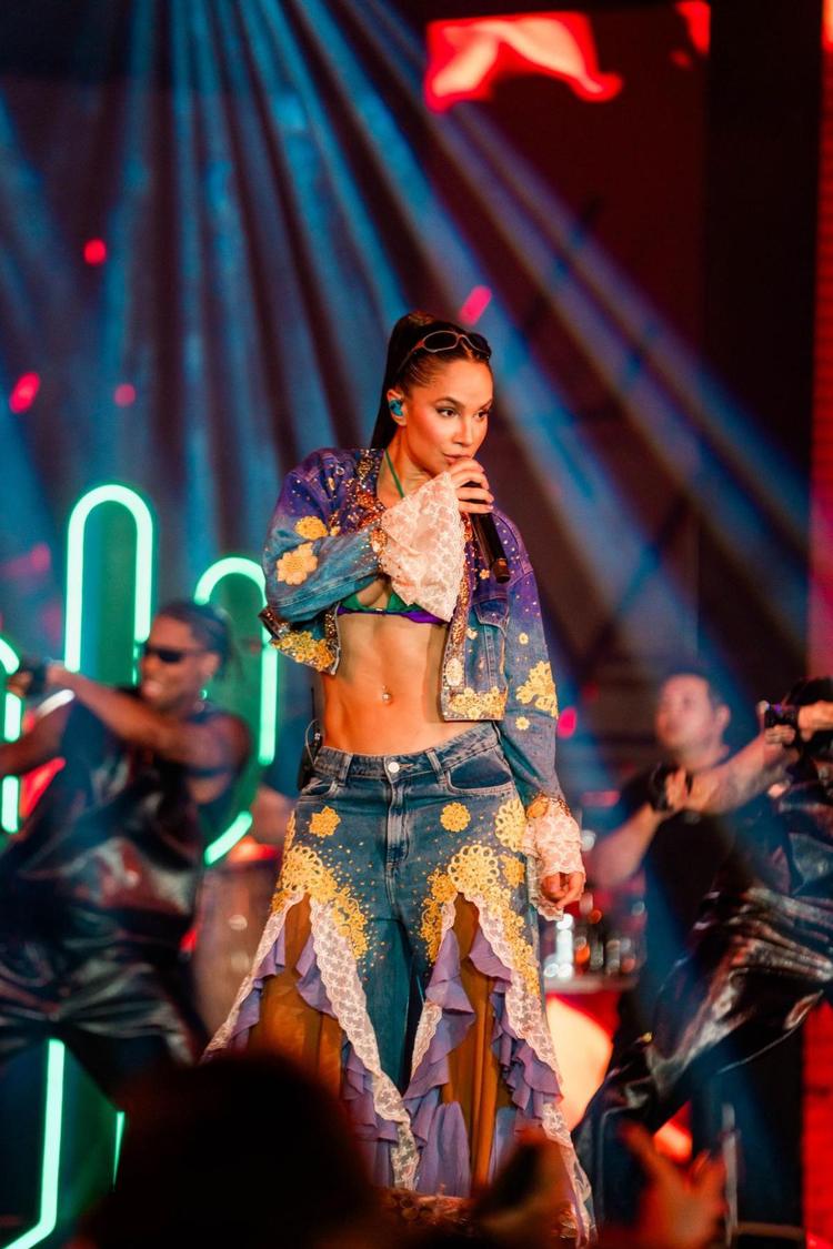 Michele Andrade anuncia maratona de São João com agenda com 28 shows e estreia nas maiores festas do país
