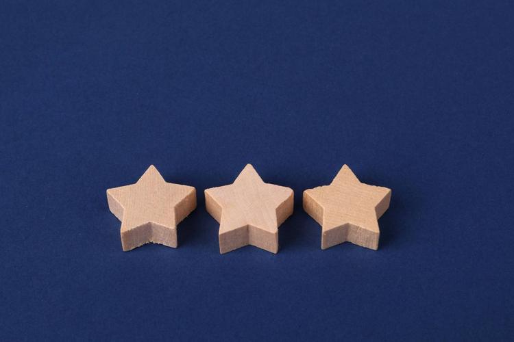 Forse dwangsom voor negatieve Google-reviews over advocatenkantoor