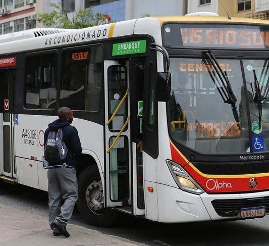 Ônibus do Rio deixarão de aceitar pagamento em dinheiro; saiba mais