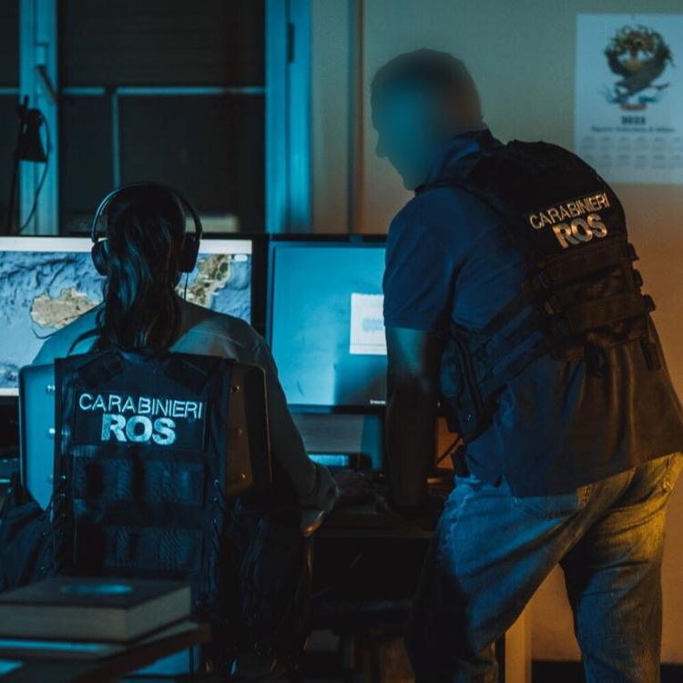 Odio razziale e mass shooting in chat, indagata una 22enne a Lecce