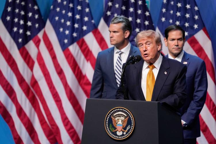 Il doppio Trump al vertice Nato: attacchi in pubblico, intesa in privato. Com'è andato il vertice di Ankara