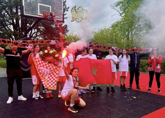 “الكريزي بويز” يستقبلون فتيات الكوكب المراكشي لكرة السلة بحفاوة في فرنسا