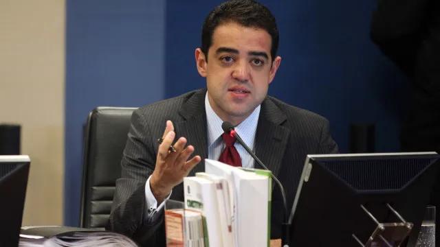Bruno Dantas oficializa saída do TCU, e Pacheco é favorito para vaga