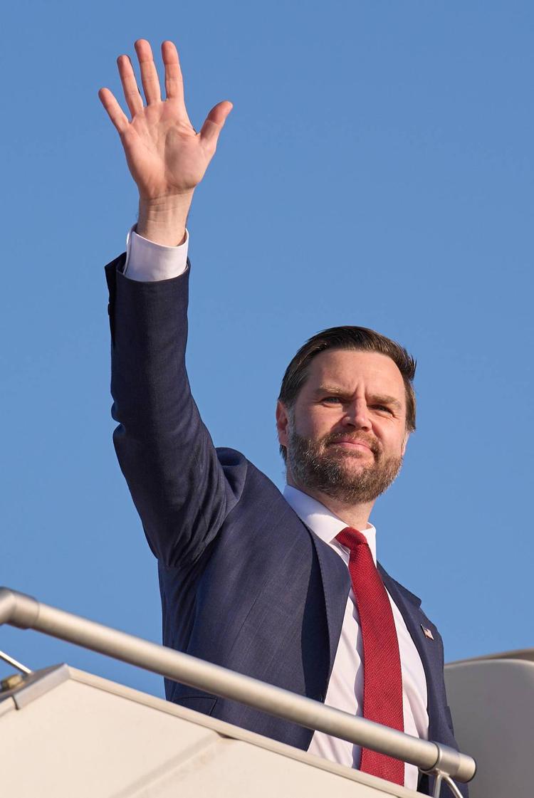 Doppio attacco Usa, Vance come Trump. "Lui non capisce. Parli solo di morale"